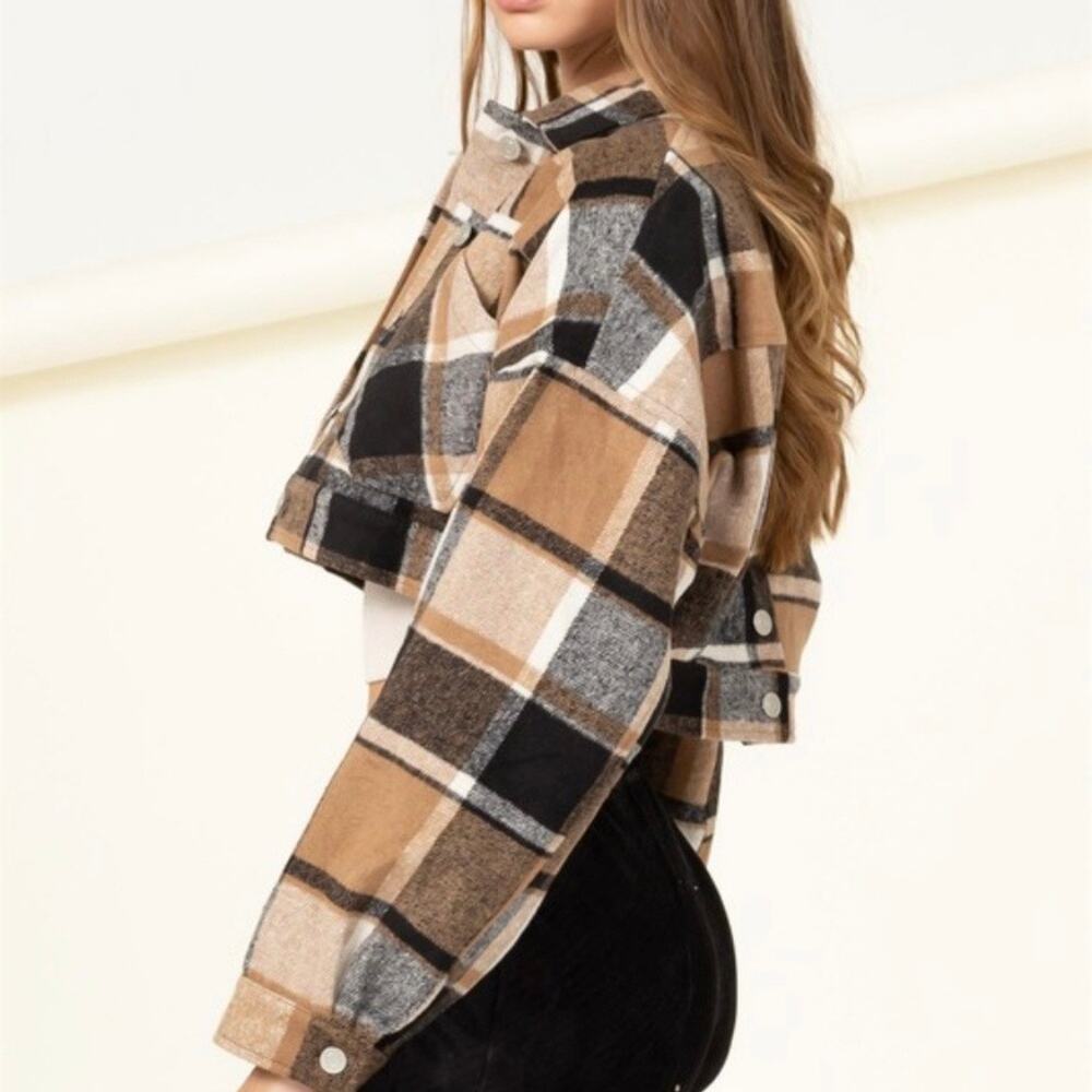 HYFVE Size Medium Cropped Plaid Flannel Shacket Jacket Teal Tan Back Buttons - Picture 4 of 14